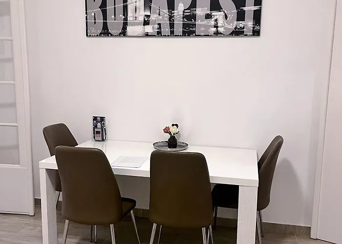 Boutique Family Apartment In The Heart Of City
